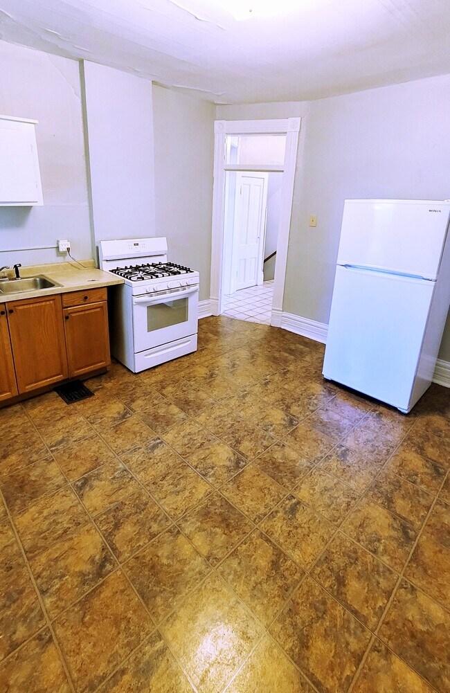 portable Dishwasher provided - 39 E Duncan St