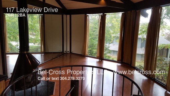 Building Photo - 117 Lakeview Dr