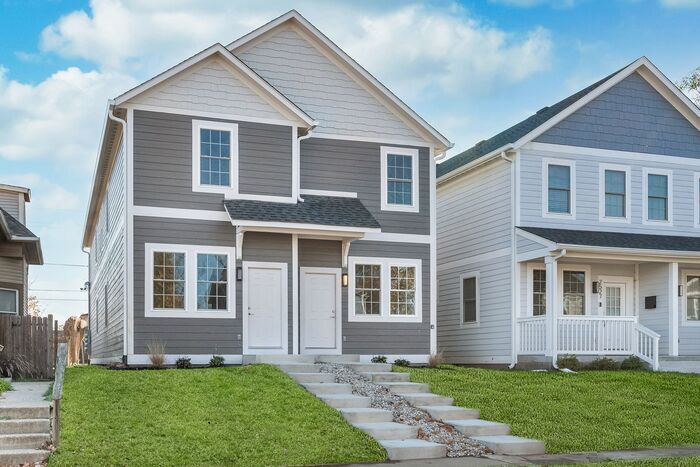 Foto principal - Beautiful New Construction in Monon Yard!