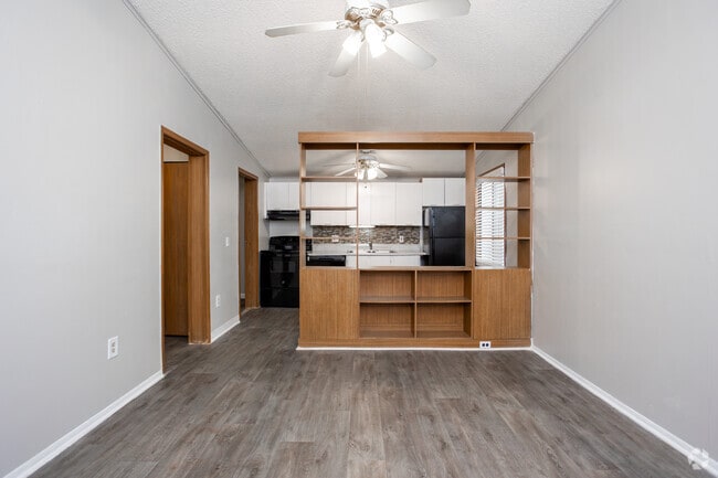 1BR, 1BA - 576SF - Living Room - Vineyard Pointe Apartments