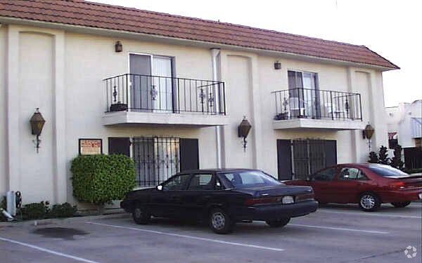 Building Photo - Cota Arms Apartments