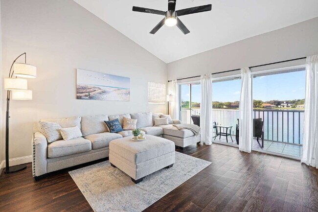 Foto del edificio - BEAUTIFUL COACH HOME AT WINDSOR PLACE IN B...