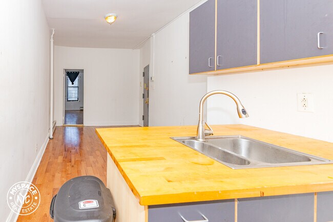 Building Photo - 311 Troutman St