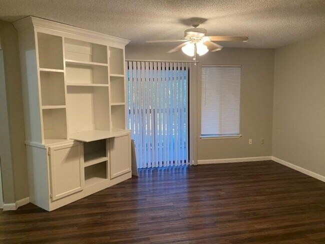 Foto del edificio - 3504 Sable Palm Ln