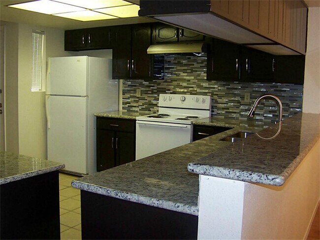 Foto del edificio - 14555 Wunderlich Dr