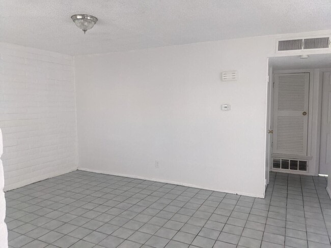Building Photo - 11232 Wharf Cove Dr