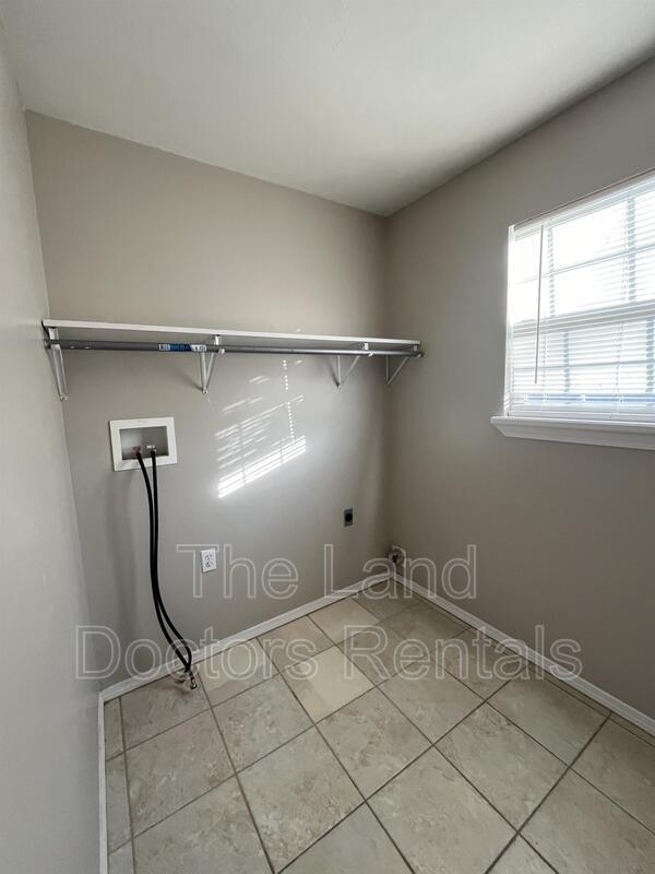 Building Photo - 13771 County Rd 1554