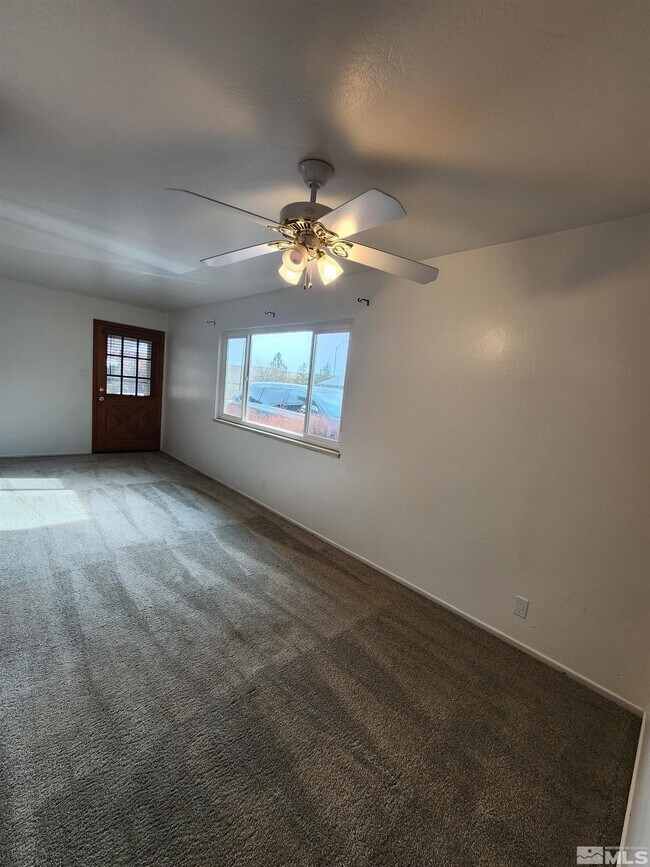 Building Photo - 1647 Lakeside Dr