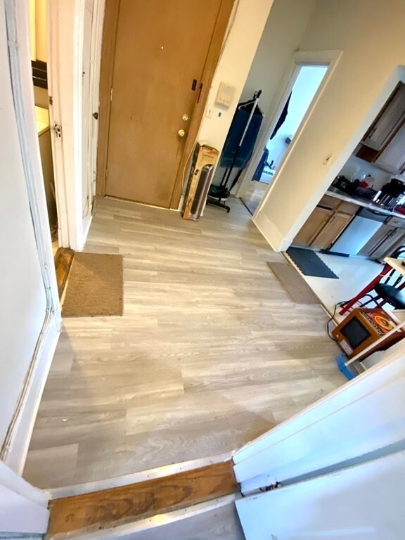 Building Photo - 18 Glenville Ave