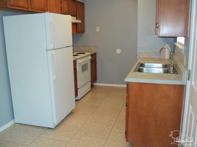 Foto del edificio - 417 Oak Knoll Ln