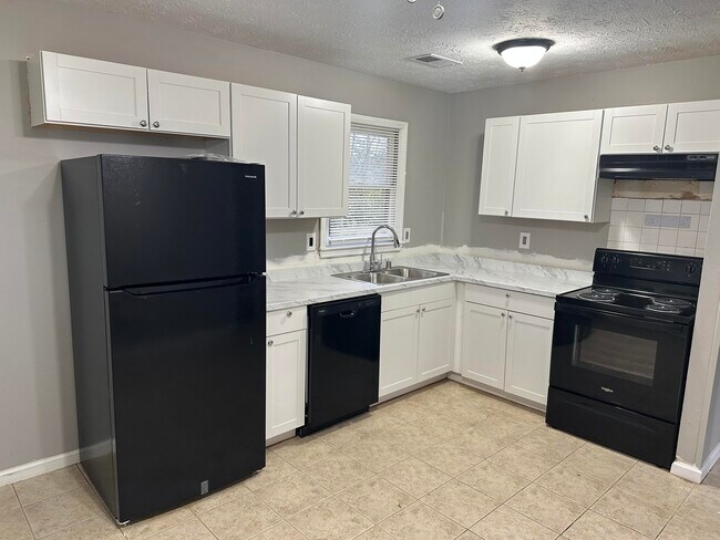 Foto del edificio - 3309 Kenesaw Dr