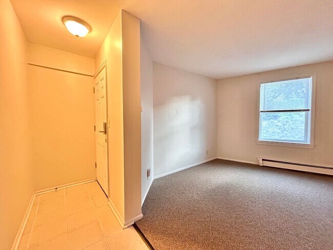 Foto del edificio - Cresent NE Apartments