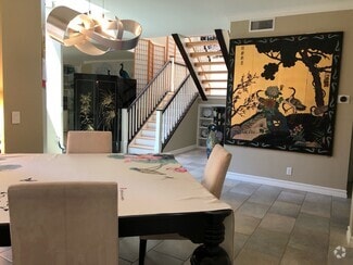 Building Photo - 17 Shasta