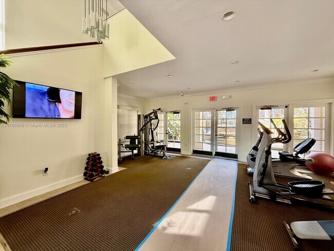 Foto del edificio - 2841 NE 185th St