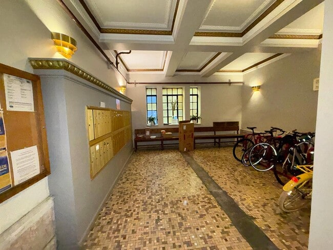 Building Photo - 36 Duncan Ave