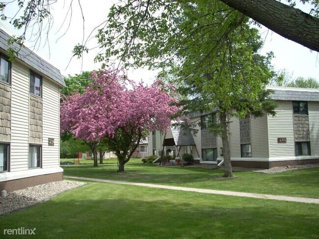 Building Photo - 2 br, 1 bath Apartment - 230 1st St SW
