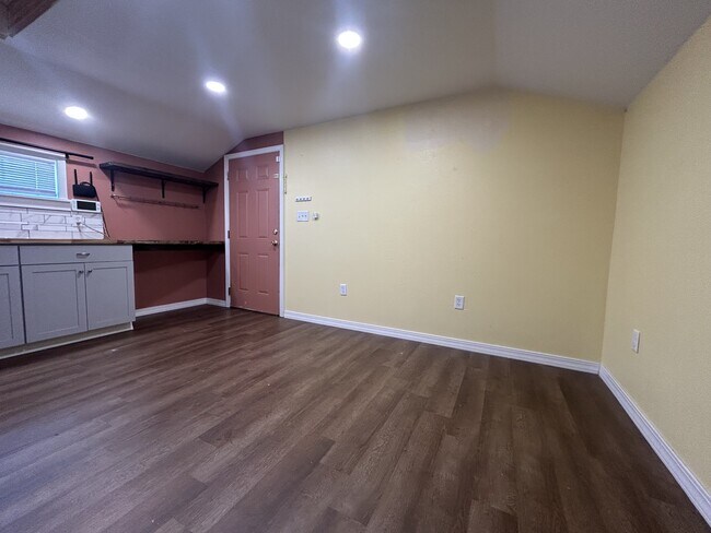 Foto del edificio - 21922 Branson Rd