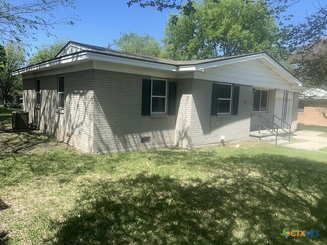 Foto del edificio - 304 Oak St