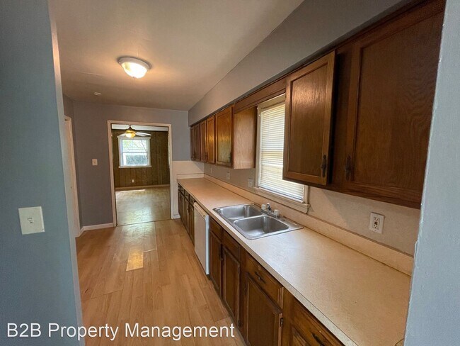 Building Photo - 4 br, 1 bath House - 12705 Leeila Ave