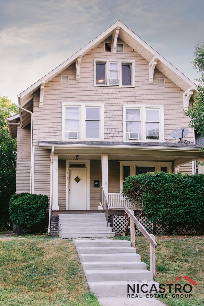 Foto del edificio - 252 E Lane Ave