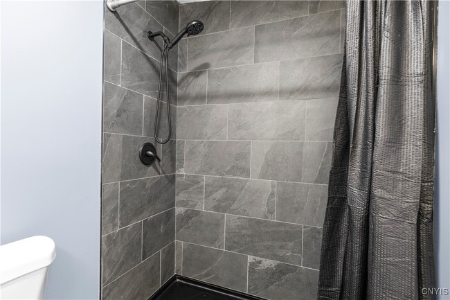 Building Photo - 105 Cooper Ave