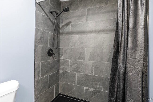 Foto del edificio - 105 Cooper Ave