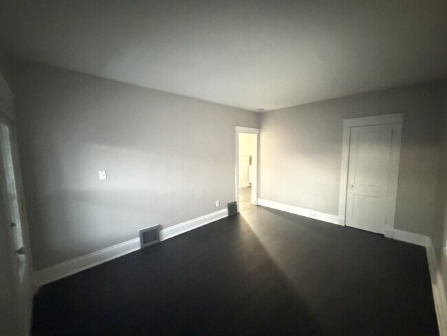 Foto del edificio - 1623 Hopkins Ave