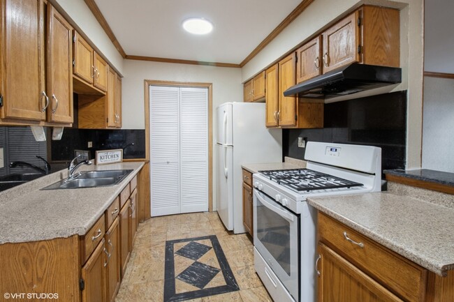 Foto del edificio - 7524 Bristol Ln