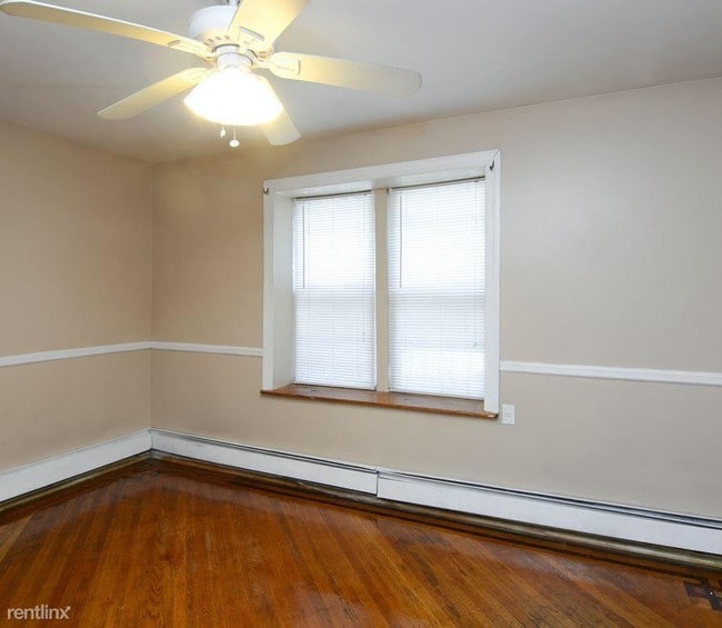 Building Photo - 3 br, 1 bath Apartment - 272 New York Ave