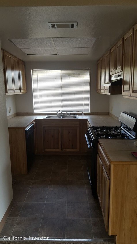 Primary Photo - 11473 Quartz Dr