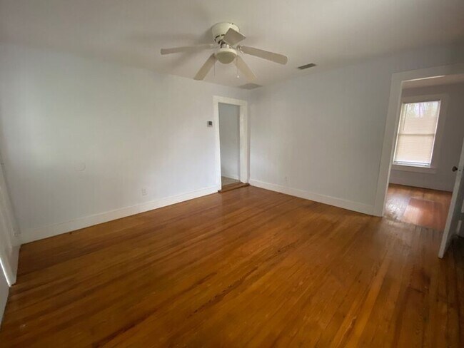 Foto del edificio - 2145 Oak St