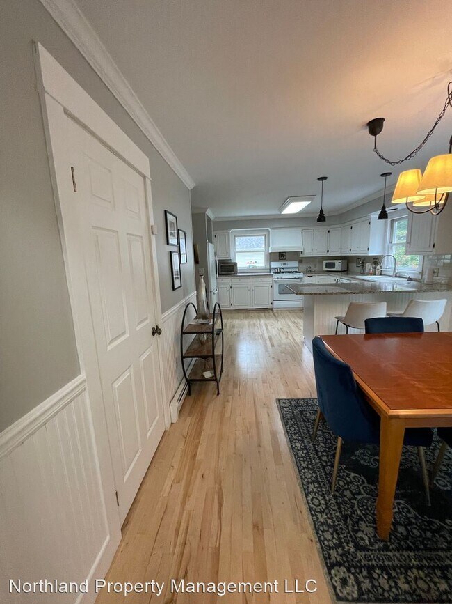 Foto del edificio - 4 br, 3 bath House - 10552 Center Rd