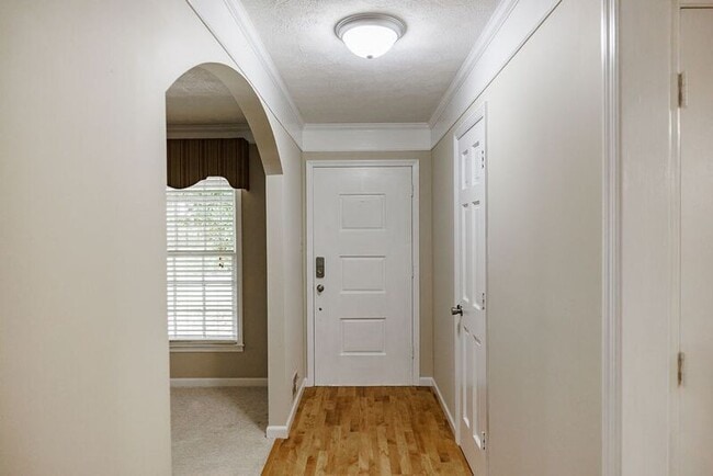 Building Photo - 1110 Maple Cir