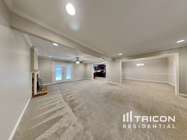 Building Photo - 6900 Silver Maple Trail