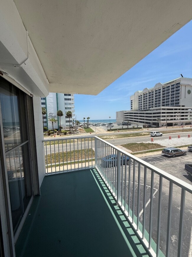 Foto del edificio - 2727 N Atlantic Ave