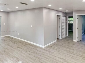 Building Photo - 2510 NE 182nd St