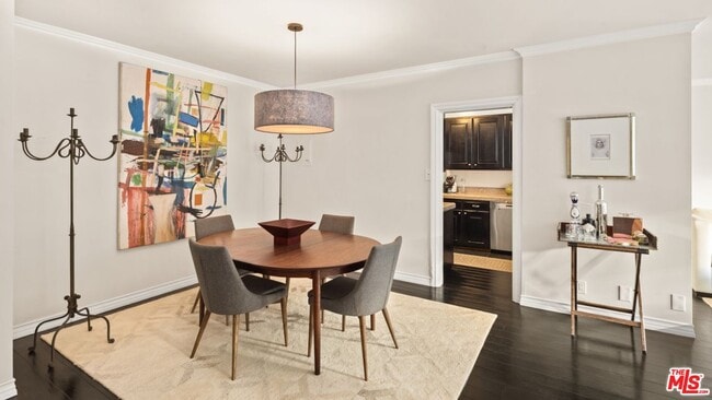 Building Photo - 8787 Shoreham Dr