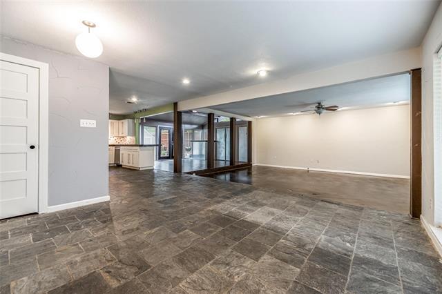 Foto del edificio - 7111 Wild Valley Dr