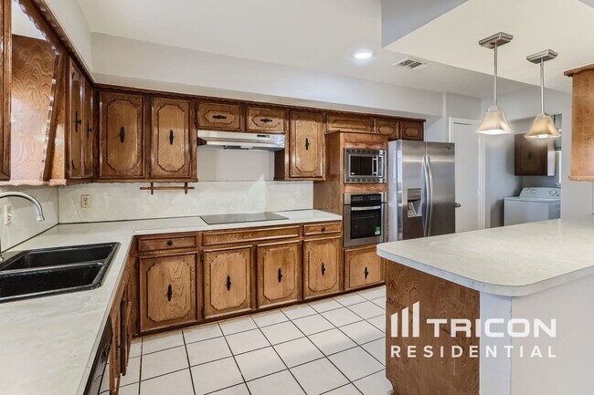 Foto del edificio - 606 Meadow Grove Dr