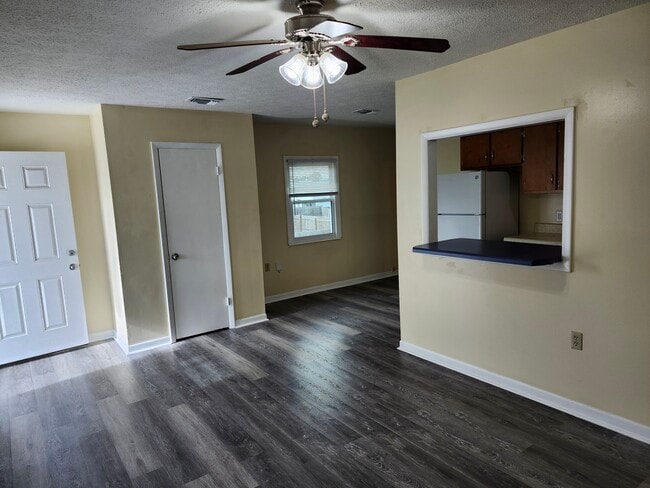 Living room - 5230 Beach Dr