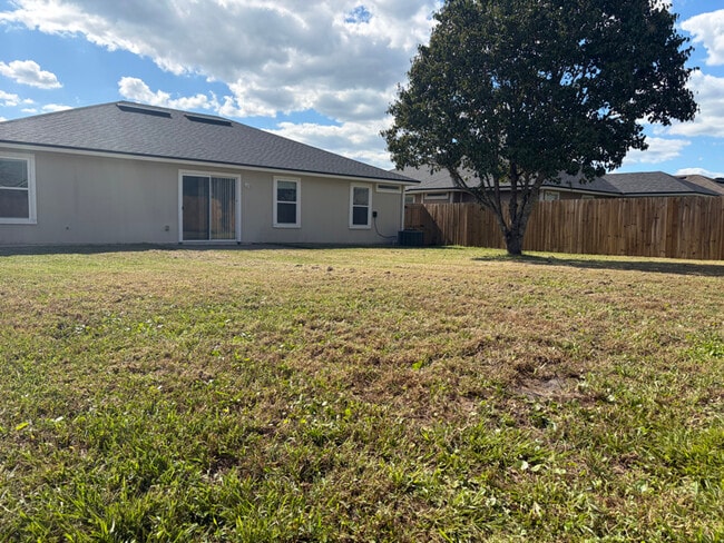 Building Photo - 45575 Ingleham Cir