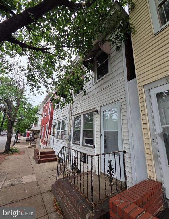 Building Photo - 714 Roebling Ave