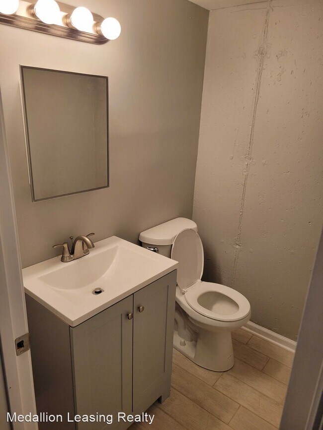 Building Photo - 4 br, 1 bath House - 12430 S Wentworth Ave