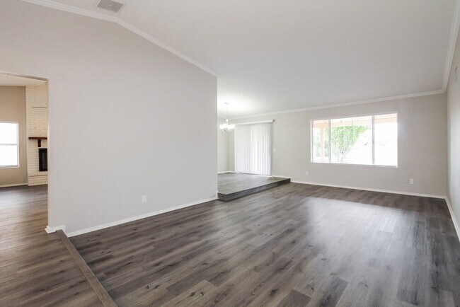 Foto del edificio - 4222 N 101st Ave