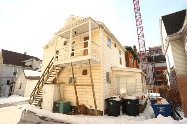 Building Photo - 625 Church St