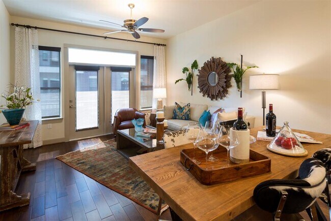 Foto del edificio - 3653 Timberglen Rd