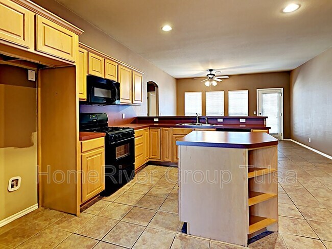 Foto del edificio - 8929 N 155th E Ave