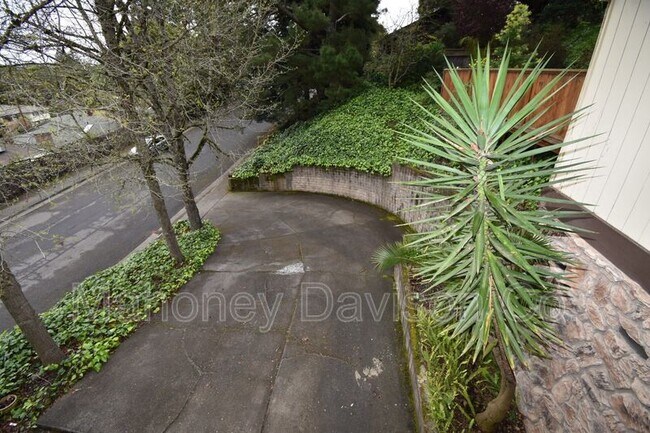 Foto del edificio - 529 Joelle Heights