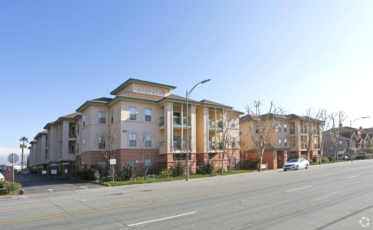 Building Photo - Parkview Apartments