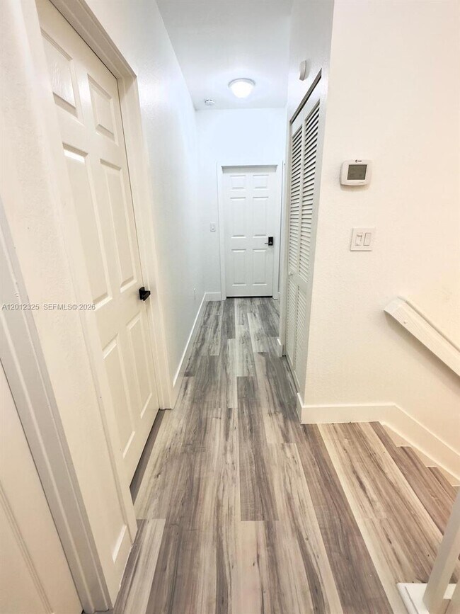 Foto del edificio - 721 NW 170th Terrace